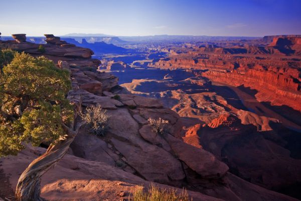 best way to get to moab by air
