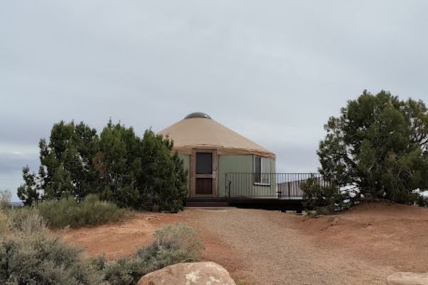 moenkopi yurts moab glamping