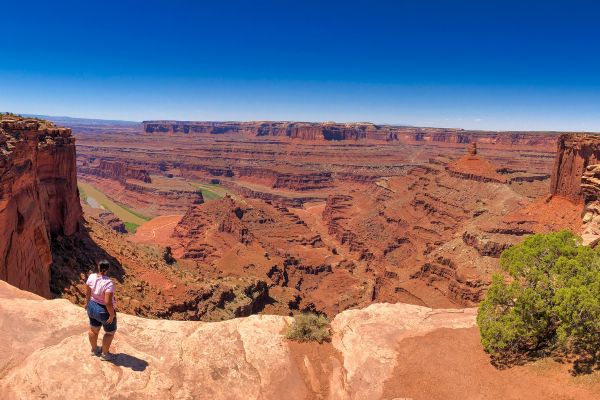 grand view point canyonlands busiest time