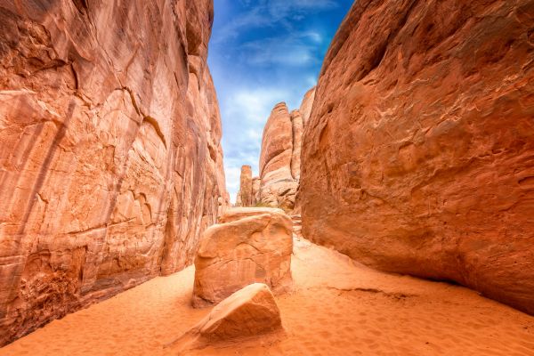 what to bring on sand dune arch trail