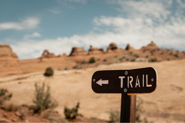 corona-arch-dogs-trail