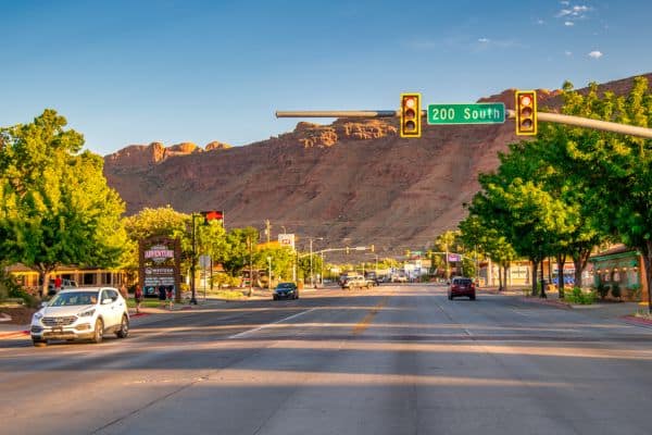 moab-parking-and-restrooms
